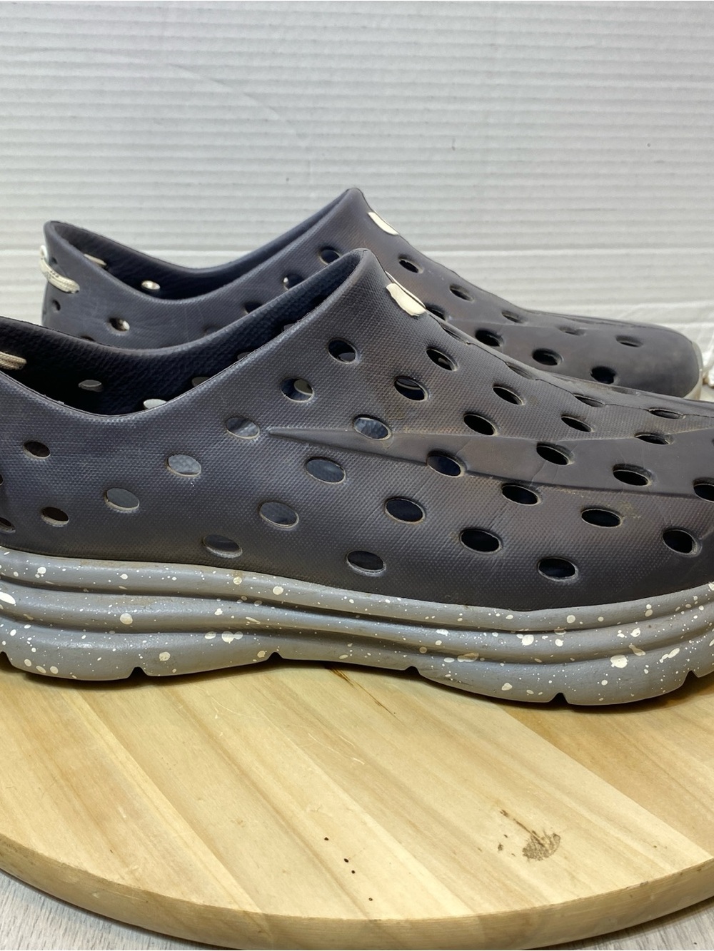 Kane Revive Active Recovery Shoes Gray Speckled Men’s Size 11 Slip-On Clogs